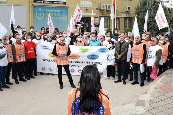 Sağlık emekçileri yine iş bıraktı