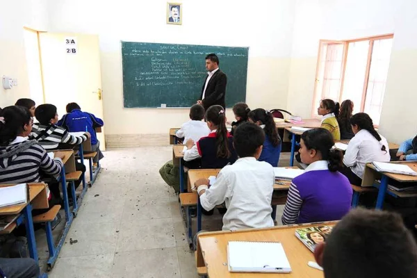 Mexmûr'da 11 okulda Kürtçe eğitim