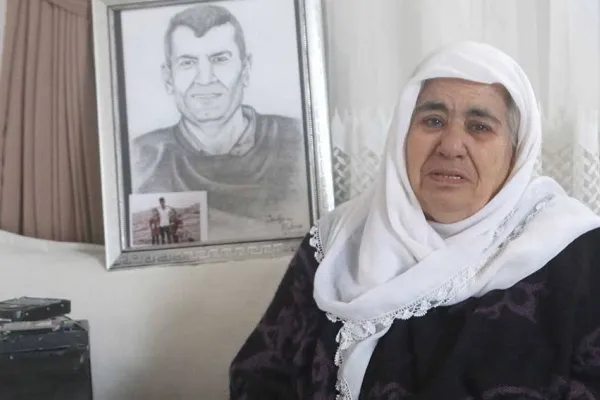 Bilerek acılarını deşiyorlar