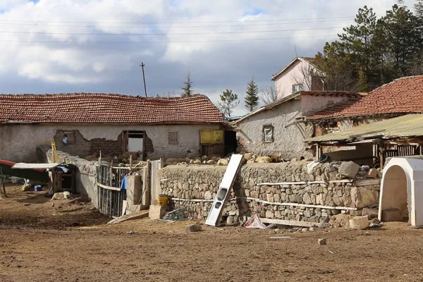 Yoksulluğa karşı komün köy