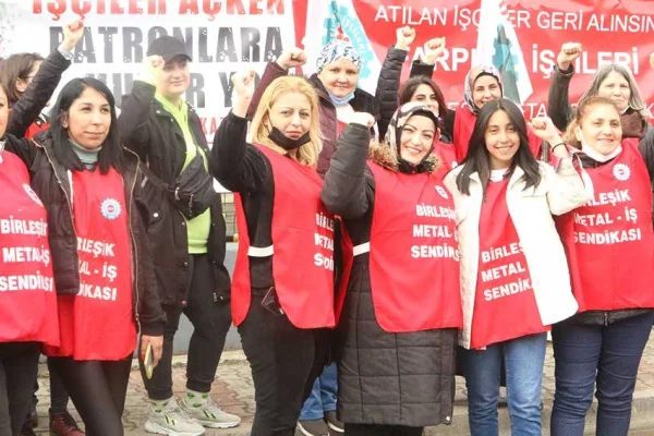 Farsplas işçileri hakları için direniyor