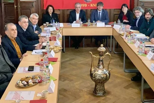 Puigdemont KNK’yi ziyaret etti