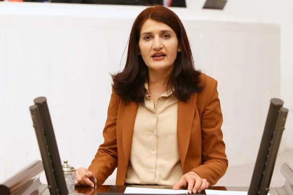 Güzel yargının önüne atıldı