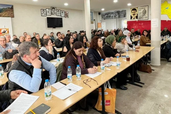 Konferansa Newroz damga vurdu
