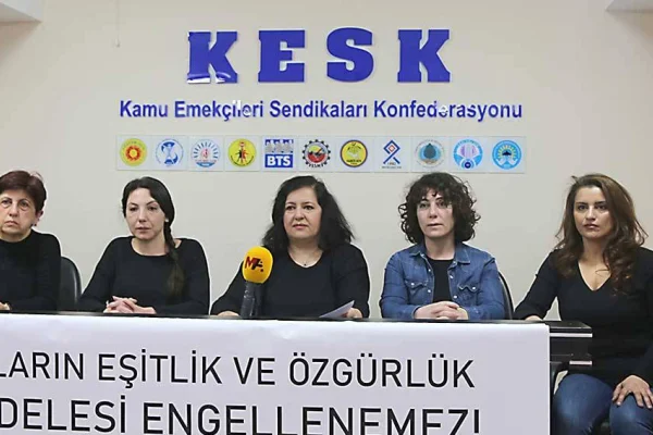 Kadınlara siyasi soykırım