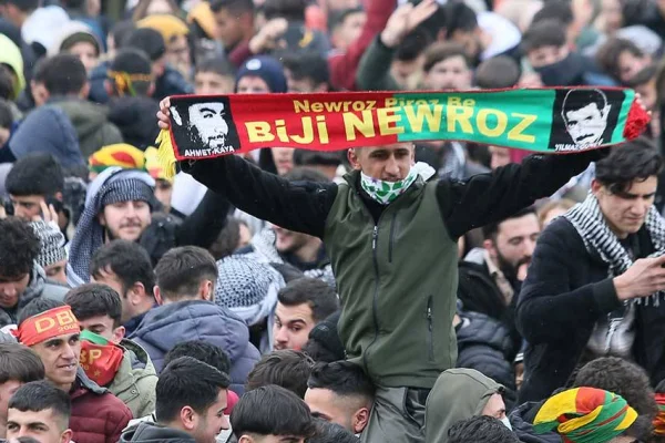 Türk terör rejimine Newroz ateşiyle yanıt