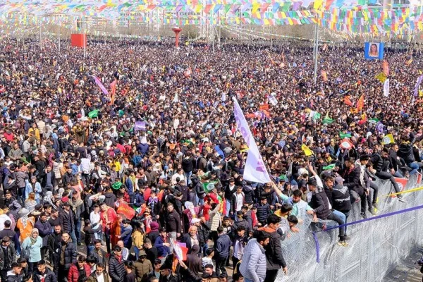 Kürtler Newroz’da 'yenilmedik’ dedi