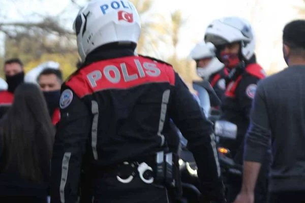 Yüzlerce gözaltı