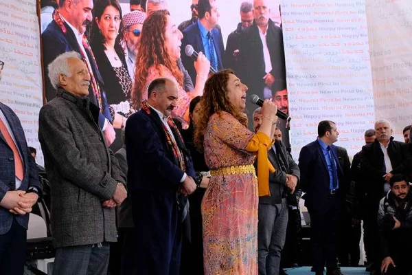 İktidara güçlü yanıt