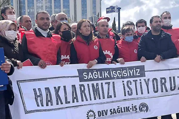 Sağlık emekçileri imzaları iletti