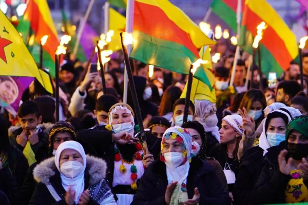Newroz ateşi yanıyor