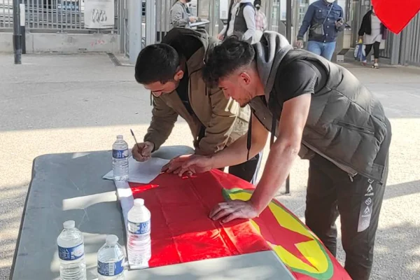 Listeye karşı imzalar toplanıyor