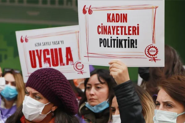 Sinem darp edilmiş