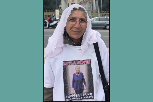 Gösteri hakkı göçmenlere yasak!