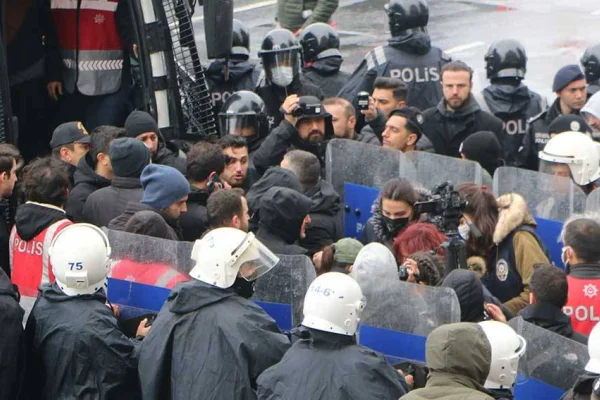 HDK Eşsözcülerine ters kelepçe