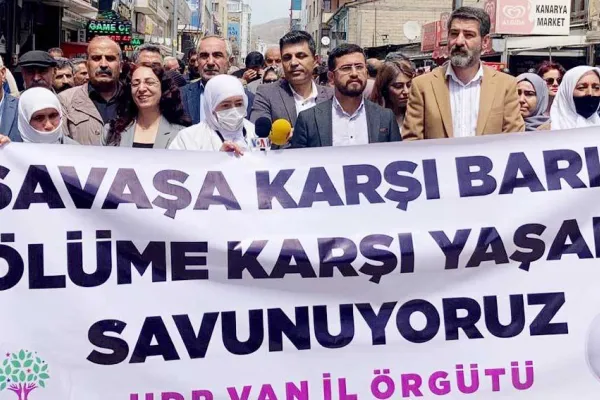 İşgalci ve iş birlikçisi Van'da protesto edildi
