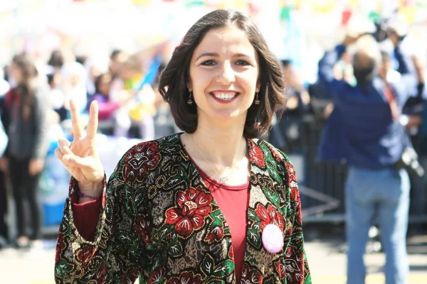 Erkek belediyenin tek kadın meclis üyesi