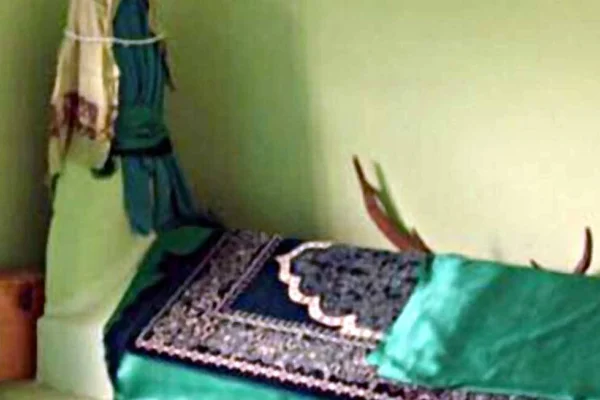 100 yıllık türbe boş çıktı