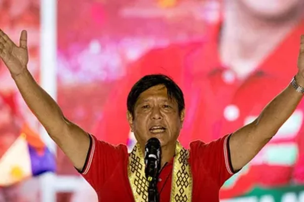 Filipinler'de diktatörler kazandı