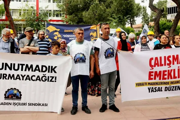 Soma madencileri anıldı