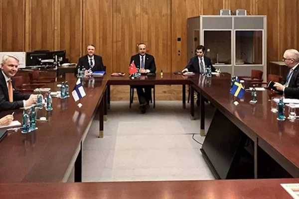 NATO’da Türk şantajı