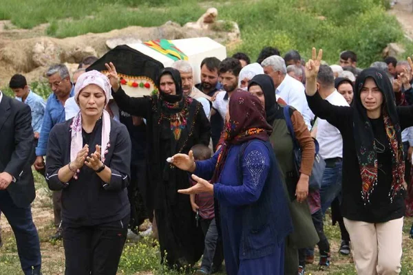 Ölüm kapısında ‘gelin alın’ diyor 