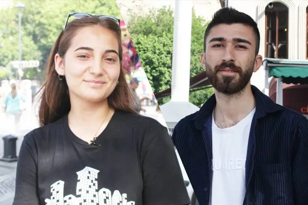 Kürtçe şarkı söylediler saldırıya uğradılar