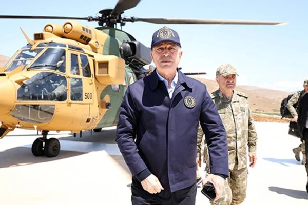 Hulusi Akar yine sınır hattında