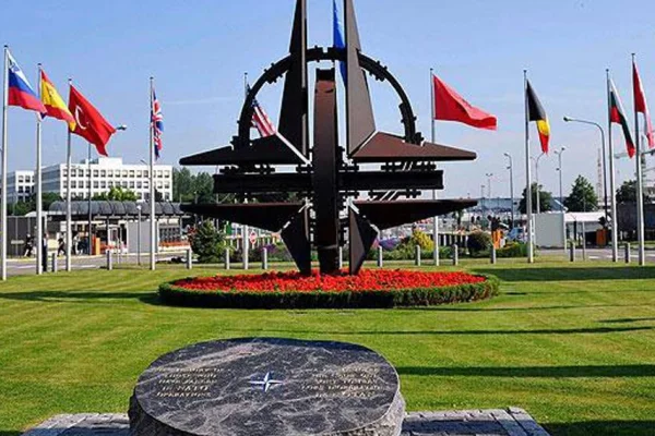 NATO sevdalıları neden karşı çıkar oldular? 