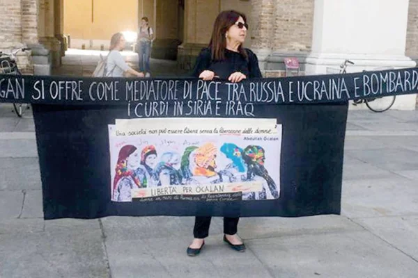 'Kara Kadın' grubu işgali protesto etti