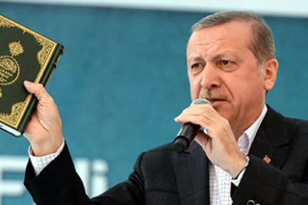 Allah adına aldatanlar