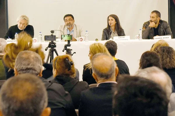 Muhalefet savaşa alkış tutuyor 