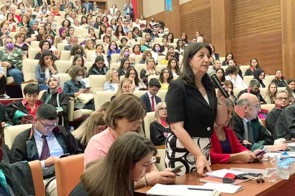 Tüm kadınların savunması 
