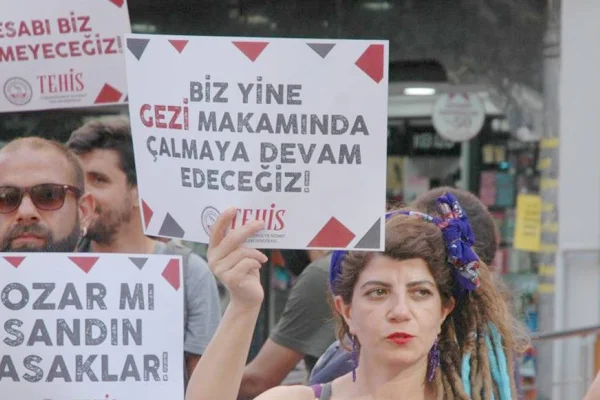 Ey kör! bu yasak boştur boş!