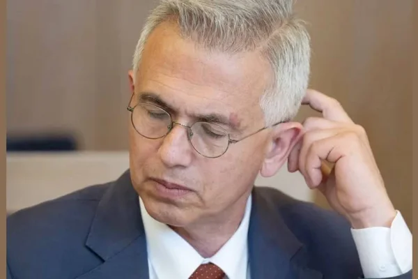 Feldmann’ın azli isteniyor
