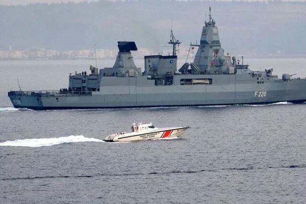 Hamburg savaş gemisi Libya’ya gönderilecek