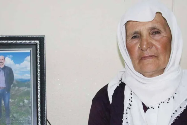 Dört yıldır oğlunu göremiyor