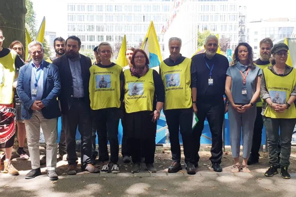 AKPM’li vekillerden Öcalan’a destek