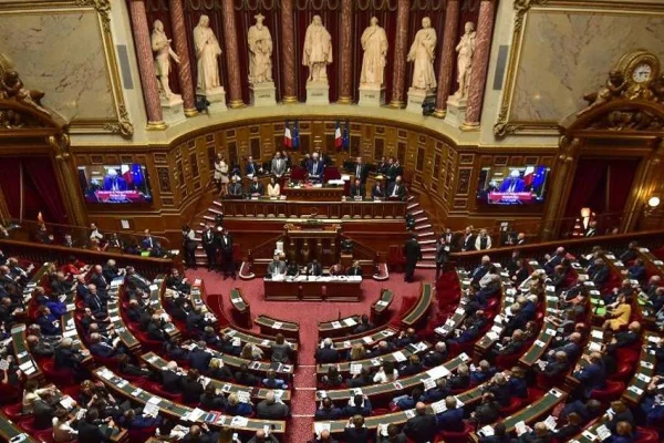 Macron ittifak arayışında!