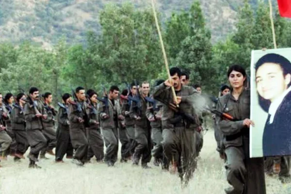 Fedaileşen gerilla ve halk yenilmezdir