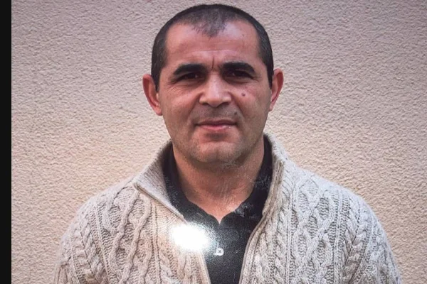 20 gardiyandan iki saat işkence 