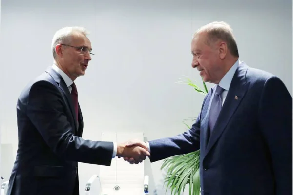 Finliler tavizden yana değil