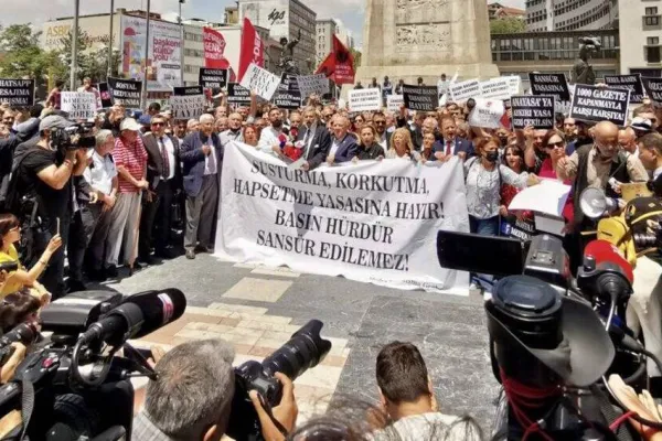 Yeni sansür yasası
