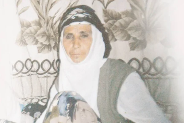 Üç tutsak oğluna hasretti