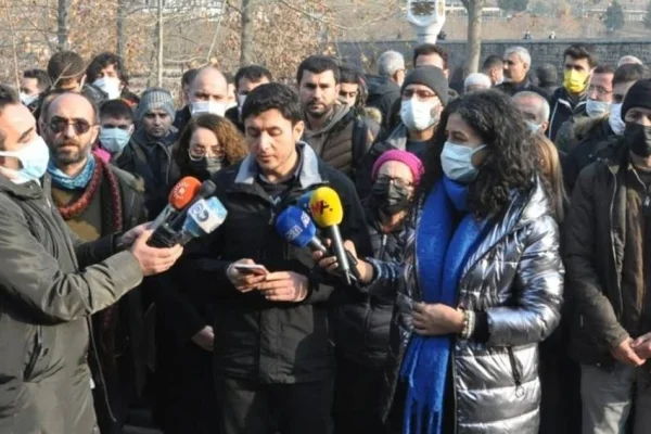 Kürt sinemacıya işkence