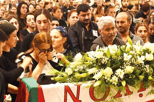 Ali ağıtlarla uğurlandı  