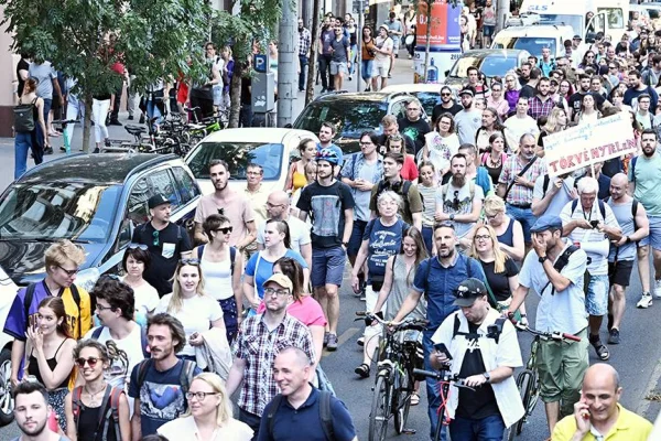 Macaristan'da vergi protestosu