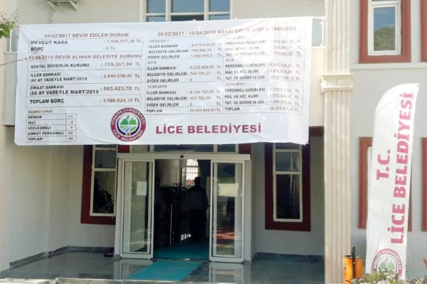 Kayyumlar Lice Belediyesi'ni sattı