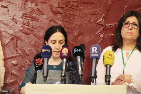 Devrim her eve girmeli