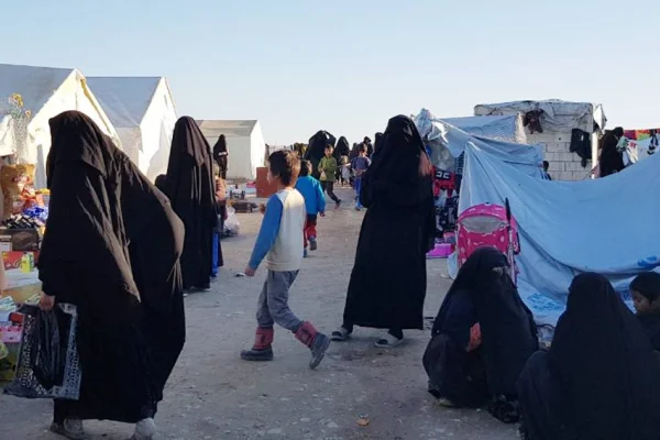 DAİŞ’li 146 kadın ve çocuk Tacikistan’a teslim edildi